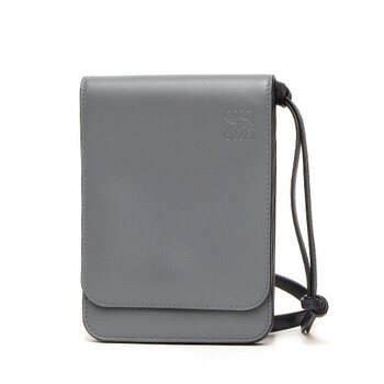 Loewe Nam Smooth Grey Da bê Flat Gusset Túi đeo chéo chính hãng 6 loewe mens smooth grey calfskin flat gusset crossbody bag 335 54 z33 1560